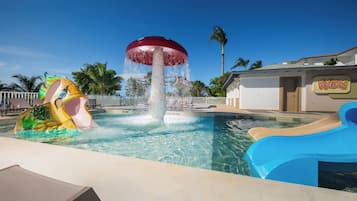 3 outdoor pools, pool umbrellas, pool loungers