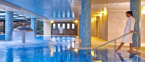 Indoor pool, seasonal outdoor pool, pool loungers