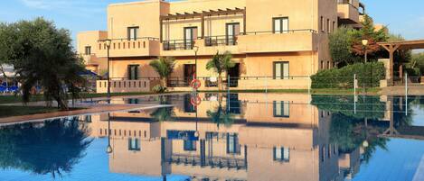 Indoor pool, seasonal outdoor pool, pool loungers