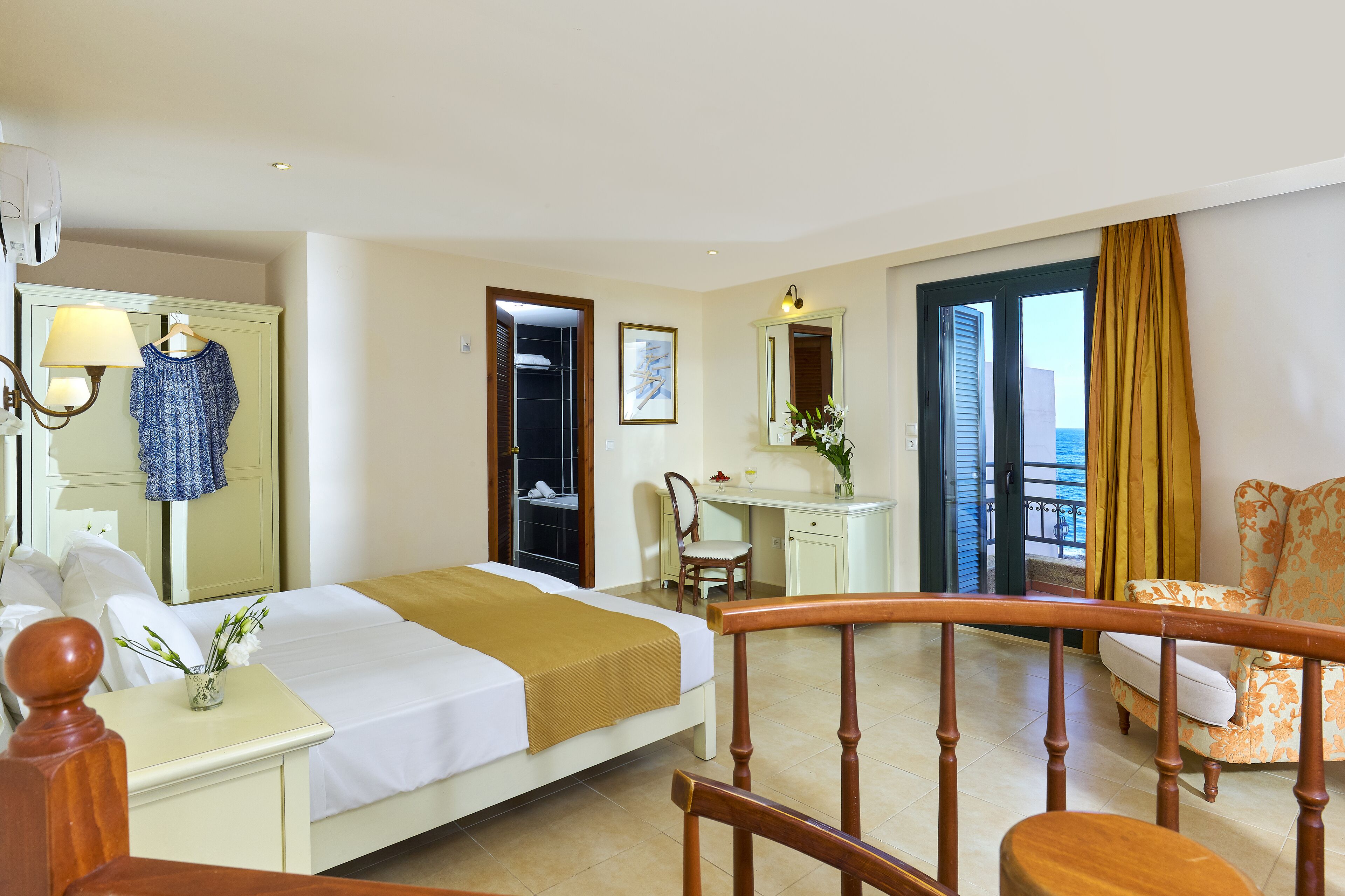 family suite, 2 bedrooms | minibar, in-room safe, soundproofing, free wifi