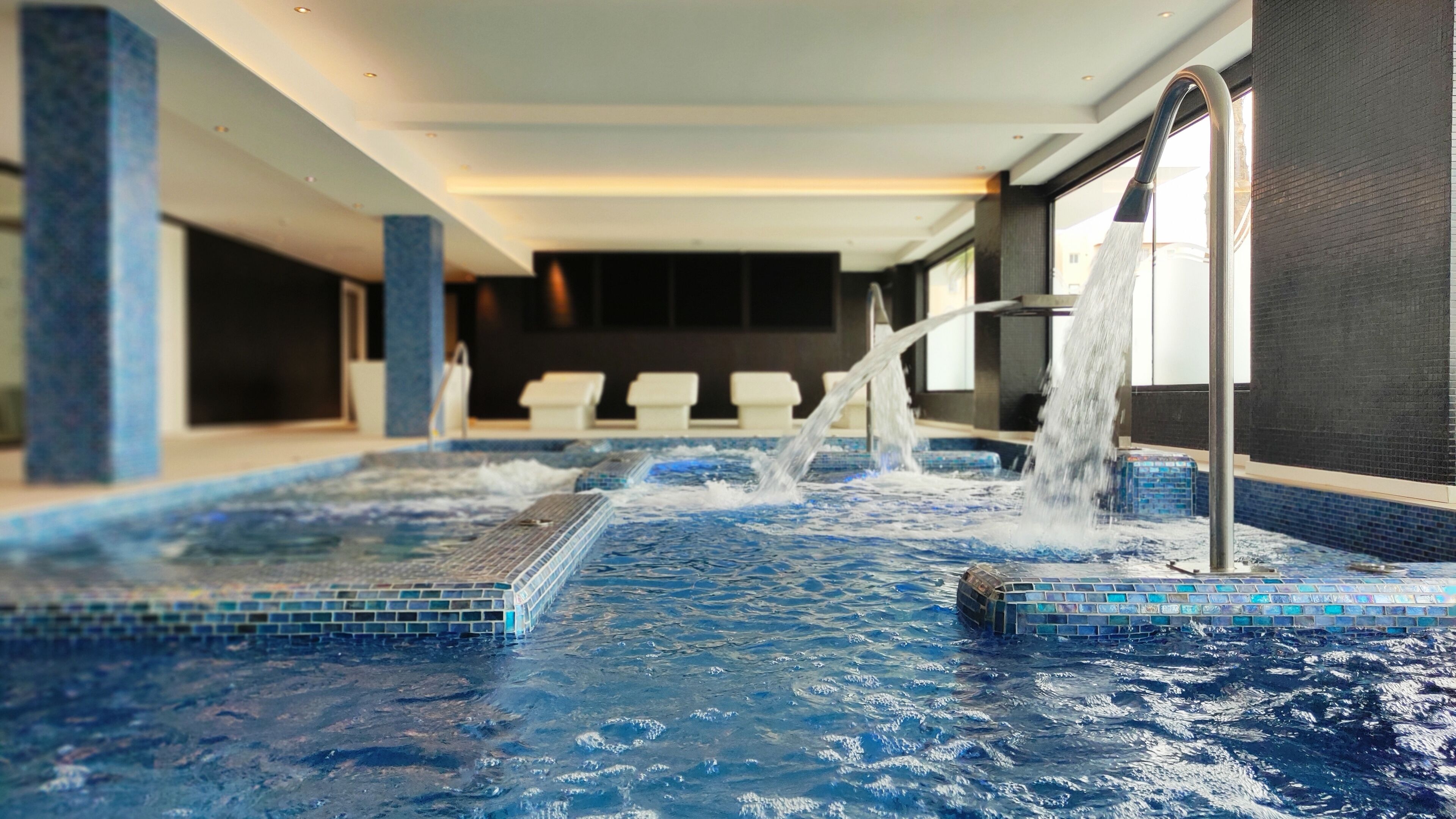 Sauna, steam room, massages