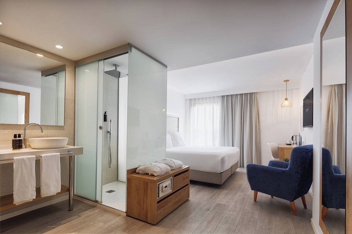 Couette en duvet d'oie, minibar, coffres-forts dans les chambres, bureau