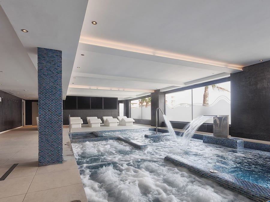 Un sauna, baño turco, masajes