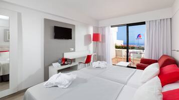 Club Alexandre Superior Room | Minibar, safe på rommet, skrivebord og blendingsgardiner