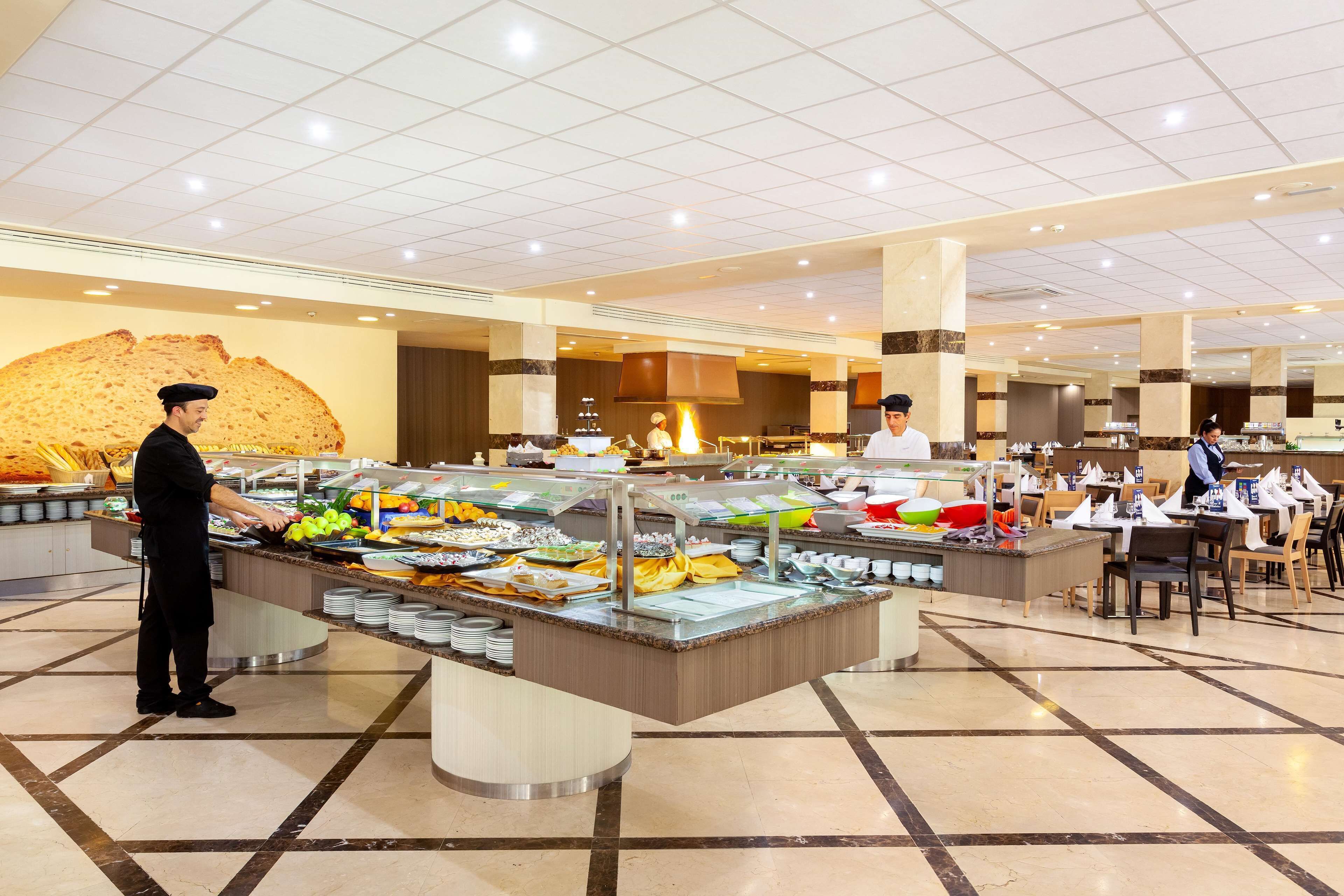 breakfast, lunch, dinner served; international cuisine