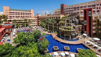 6 piscinas externas, guarda-sóis, espreguiçadeiras