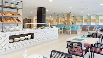 Daily buffet breakfast (EUR 17 per person)
