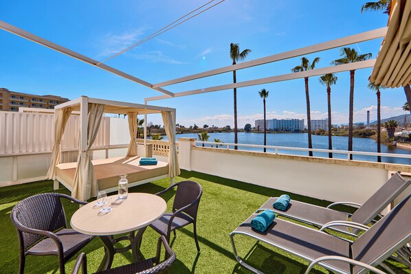 Zimmersafe, Schreibtisch, kostenlose Babybetten, kostenloses WLAN