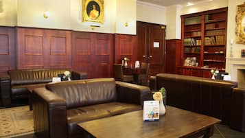 Bar lounge