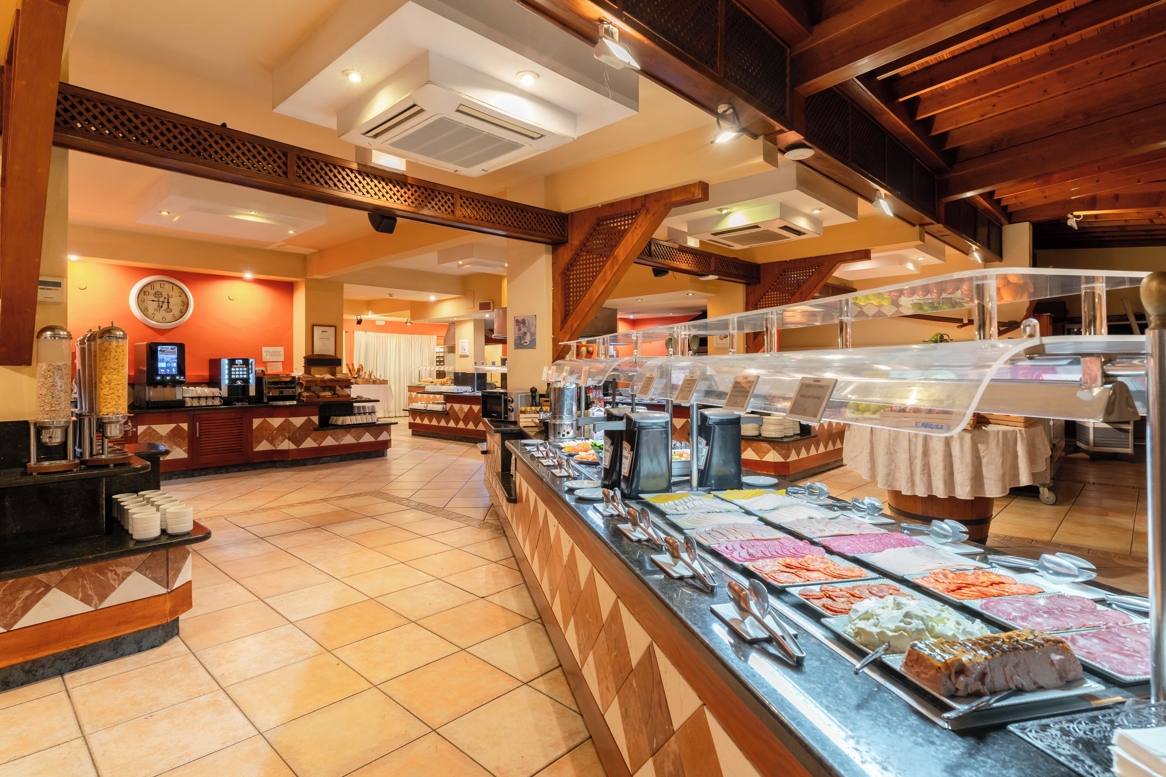 breakfast and dinner served, international cuisine