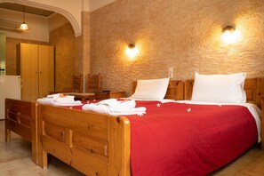 Triple Room | Minibar, in-room safe, rollaway beds, free WiFi - Matala Dimitris Villa (Faistos)