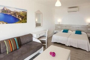 In-room safe, laptop workspace, WiFi, bed sheets - Sun Club El Dorado (Llucmajor)