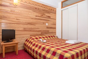 Soundproofing, iron/ironing board, WiFi