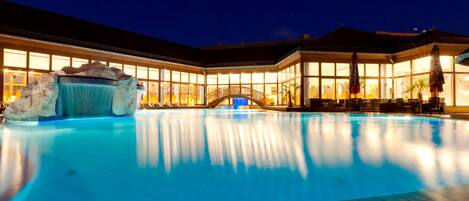 6 binnenzwembaden en een seizoensgebonden buitenzwembad