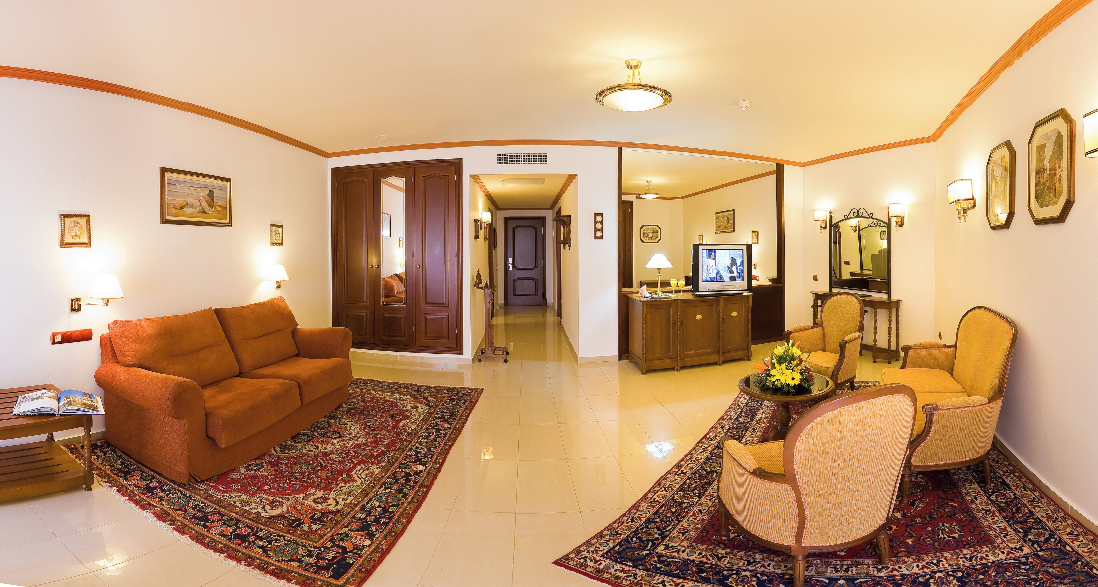 suite | 1 bedroom, minibar, in-room safe, desk