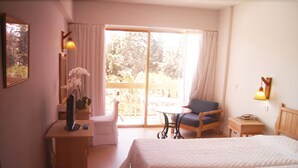 Standard Single Room | In-room safe, blackout drapes, iron/ironing board (on request) - Golden Arches hotel (Limassol)