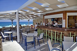 Poolside bar