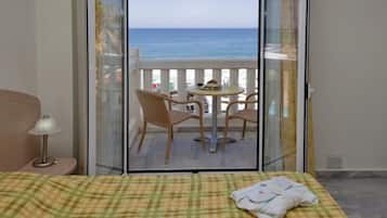 Standard Room | Hypo-allergenic bedding, desk, blackout drapes, iron/ironing board