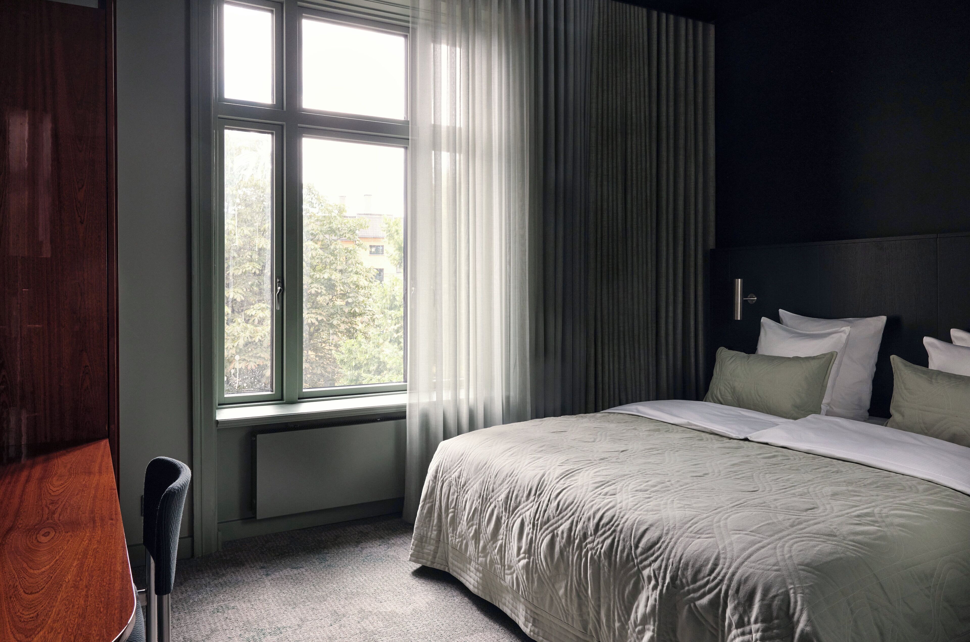 standard double room | 1 bedroom, hypo-allergenic bedding, in-room safe, desk