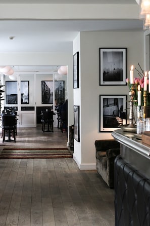 Lobby-Lounge