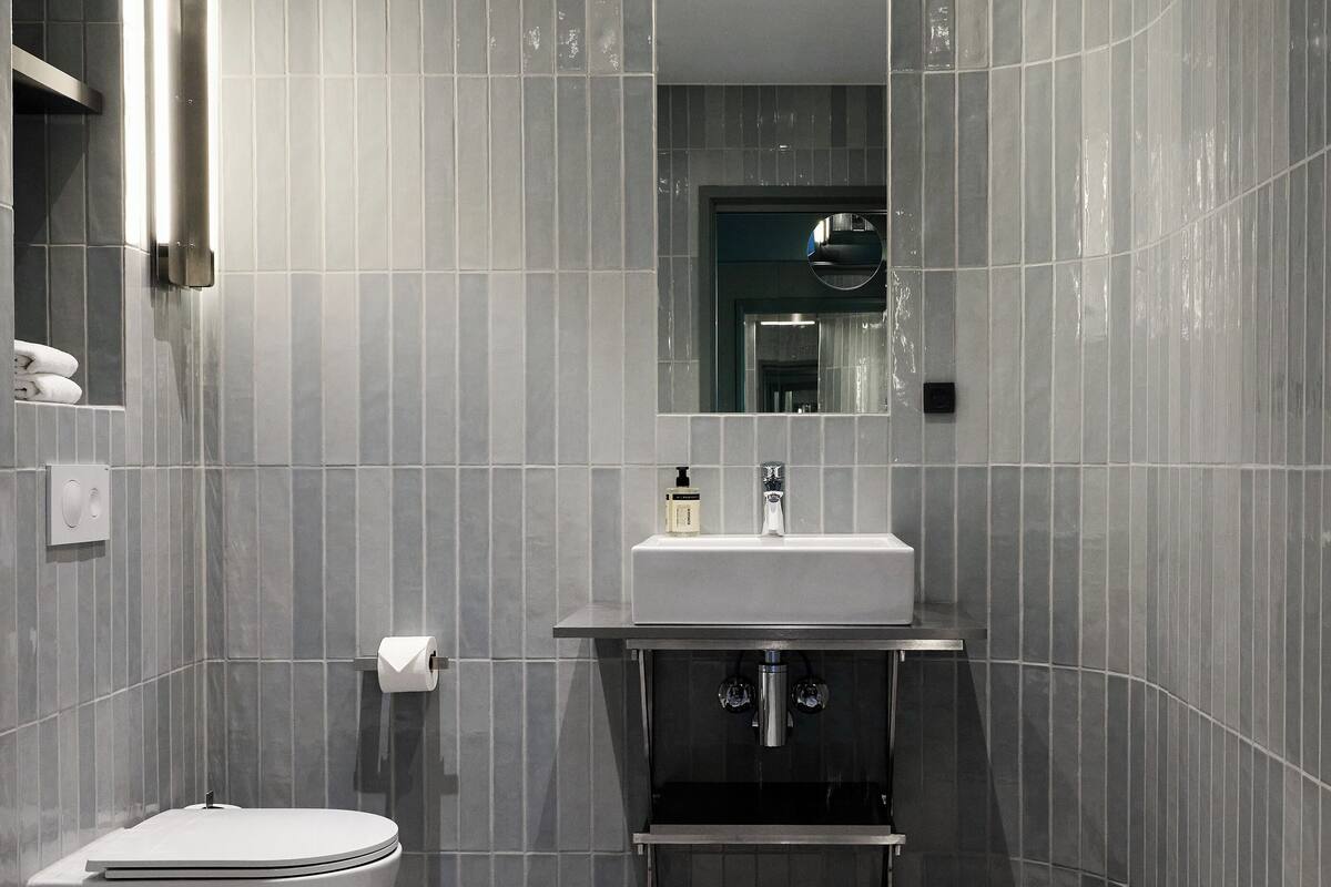 free toiletries, hair dryer, towels, shampoo