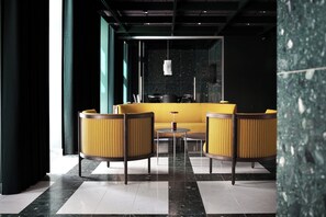Siddeområde i lobbyen