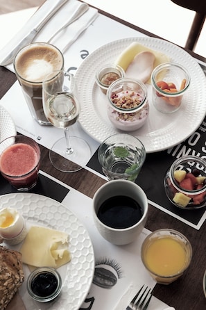 Daily buffet breakfast (DKK 225 per person)
