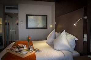 Hochwertige Bettwaren, Minibar, Zimmersafe, Schreibtisch