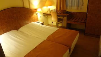 Zweibettzimmer | Hochwertige Bettwaren, Minibar, Zimmersafe, Schreibtisch