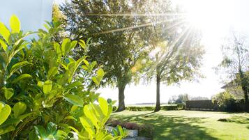 Children’s play area – outdoor