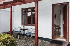 Habitación económica doble, 2 camas individuales, no fumadores, vistas al patio | Terraza o patio