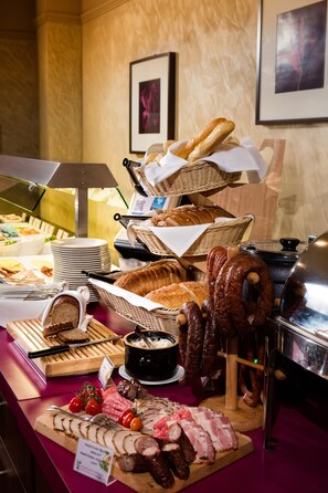 Buffet déjeuner gratuit tous les jours