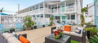 Daytona Inn And Suites