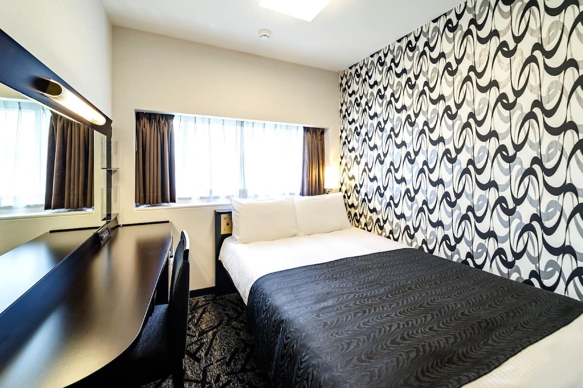 Double Room, Non Smoking | Premium bedding, down comforters, desk, blackout drapes