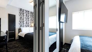 SS Connected Twin Room, Non Smoking(Bed size 140cm x2) | Premium bedding, down duvets, desk, blackout curtains