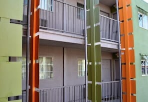 Exterior - Berkeley Inn (Berkeley)