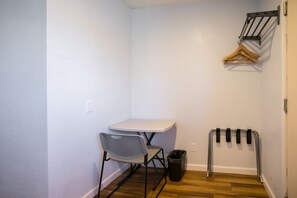 Standard Room, 1 Queen Bed, Smoking | Blackout drapes, iron/ironing board, free WiFi, bed sheets