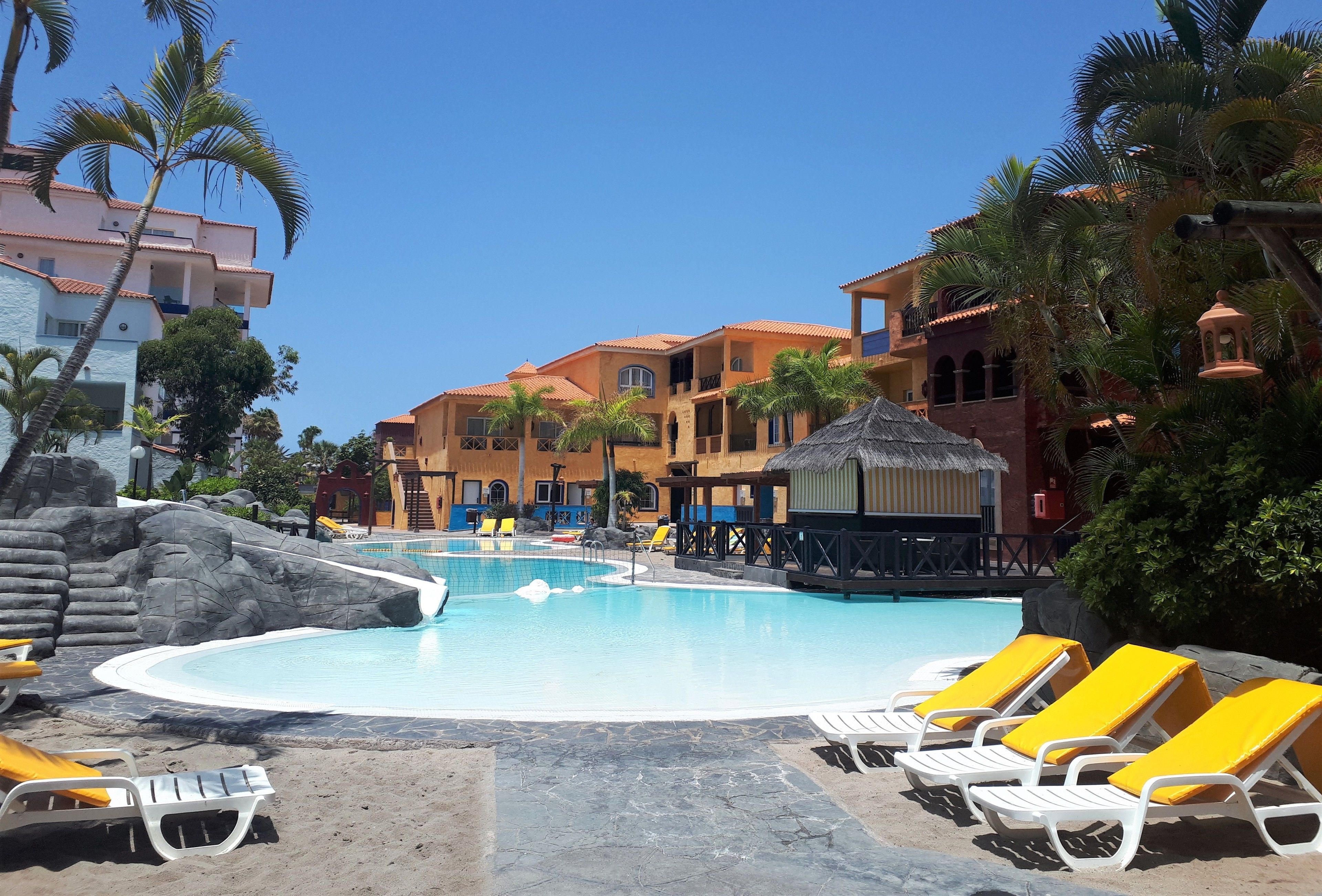 2 outdoor pools, pool umbrellas, sun loungers