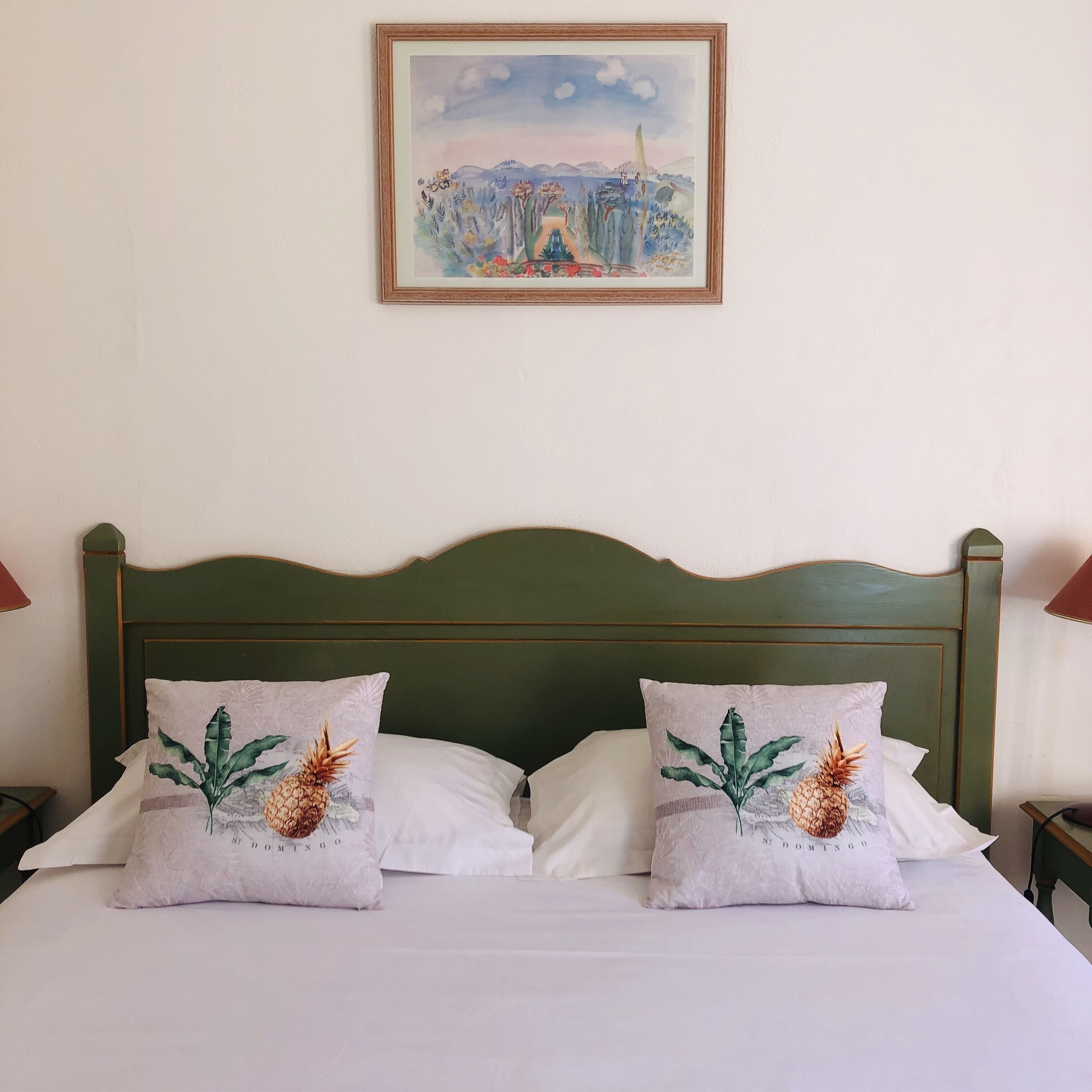 comfort room | in-room safe, soundproofing, iron/ironing board, cots/infant beds