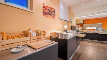 Desayuno buffet todos los días (CZK 350 por persona)