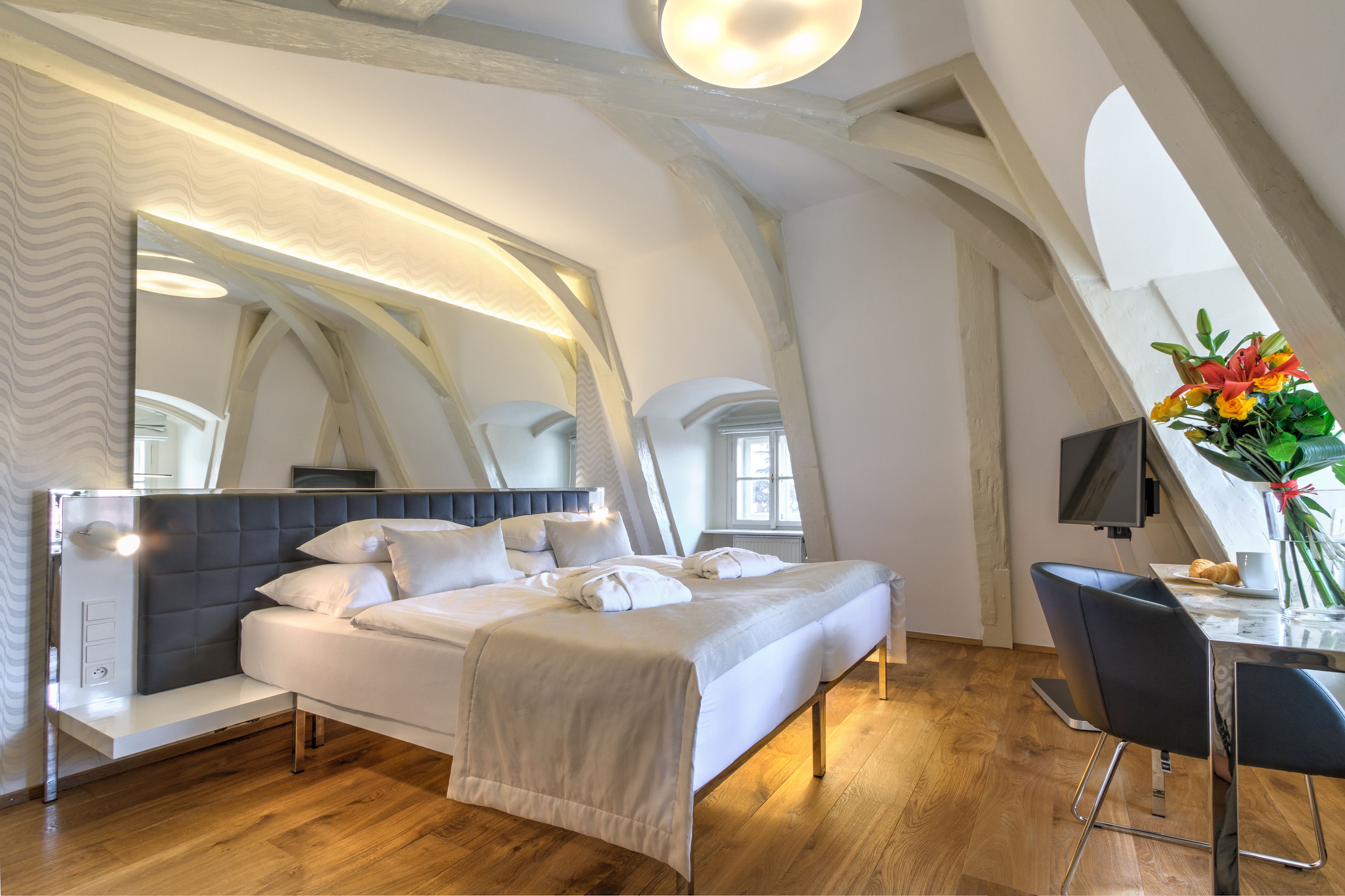 standard double room | hypo-allergenic bedding, select comfort beds, minibar, in-room safe