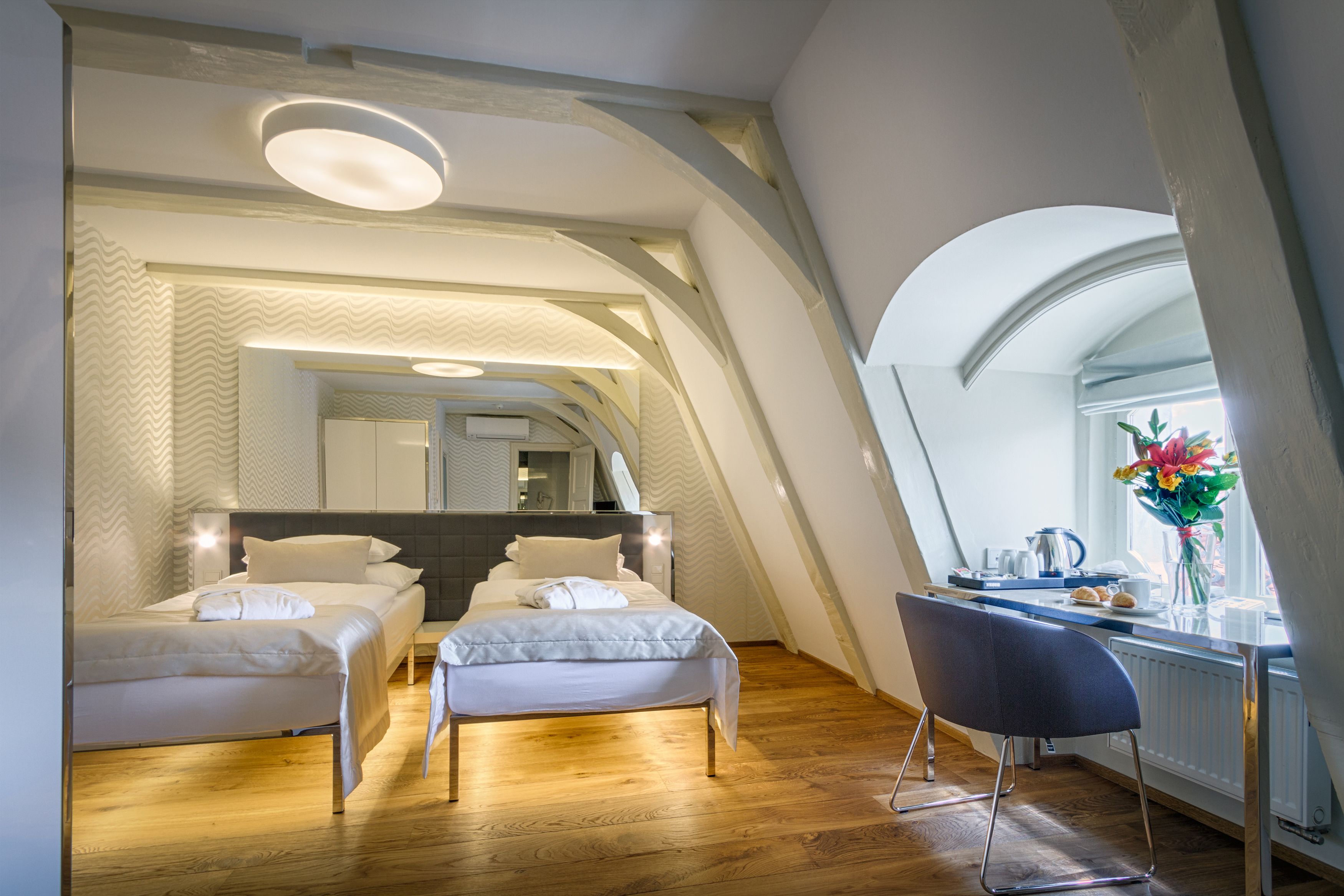 standard double room | hypo-allergenic bedding, select comfort beds, minibar, in-room safe