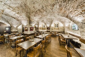 Ókeypis morgunverðarhlaðborð daglega