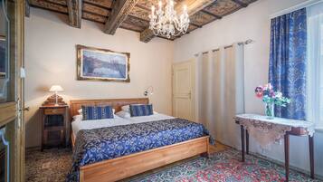 Junior Room | Hypo-allergenic bedding, minibar, in-room safe, individually decorated