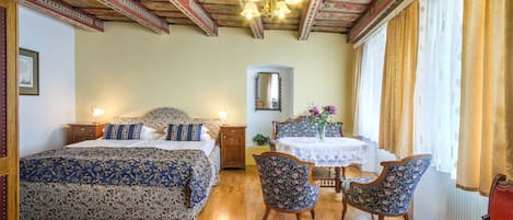 Literie hypoallergénique, minibar, coffre-fort, décor unique