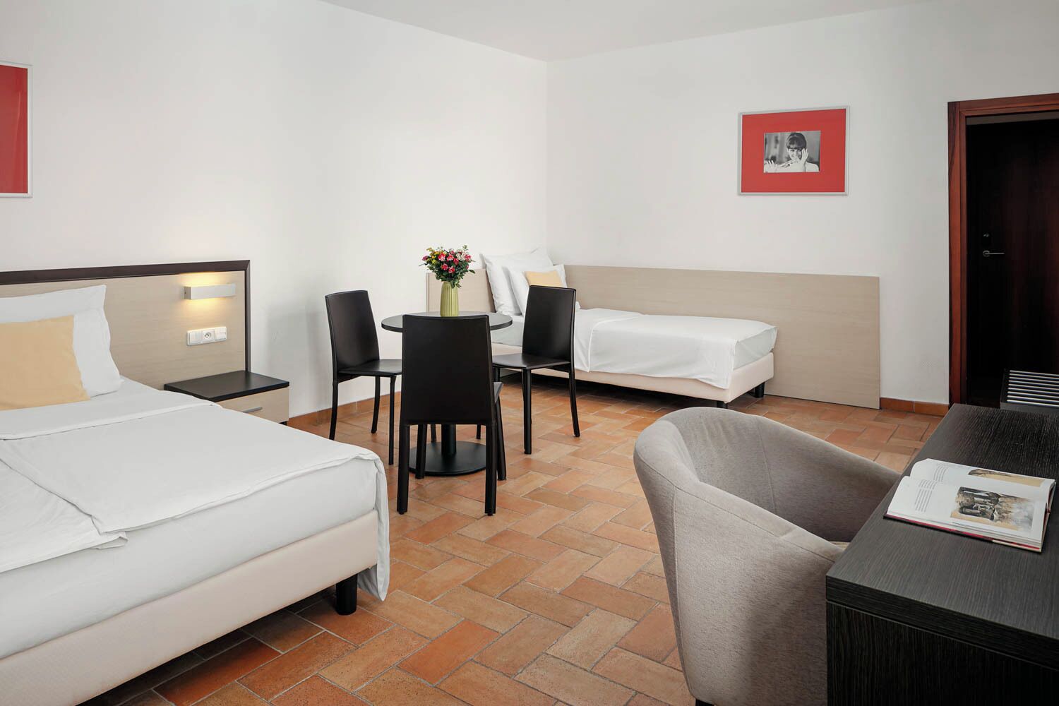1 bedroom, premium bedding, minibar, in-room safe