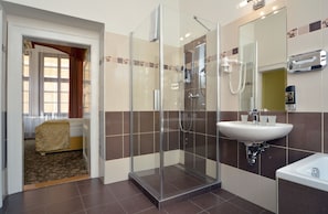 Triple Room | Bathroom - Hotel Metamorphis (Prague)