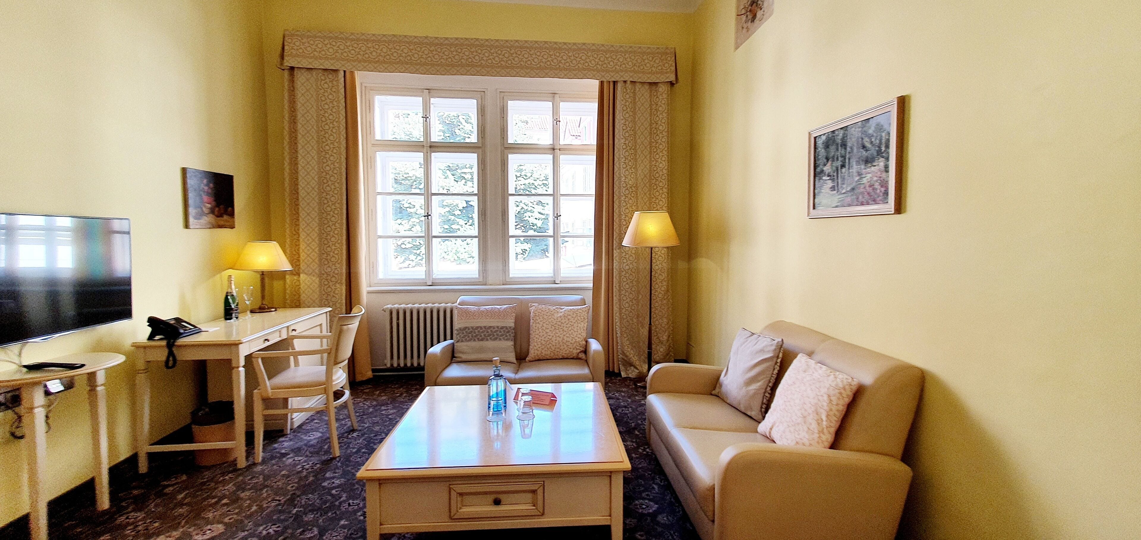 suite, multiple beds | 1 bedroom, hypo-allergenic bedding, minibar, in-room safe