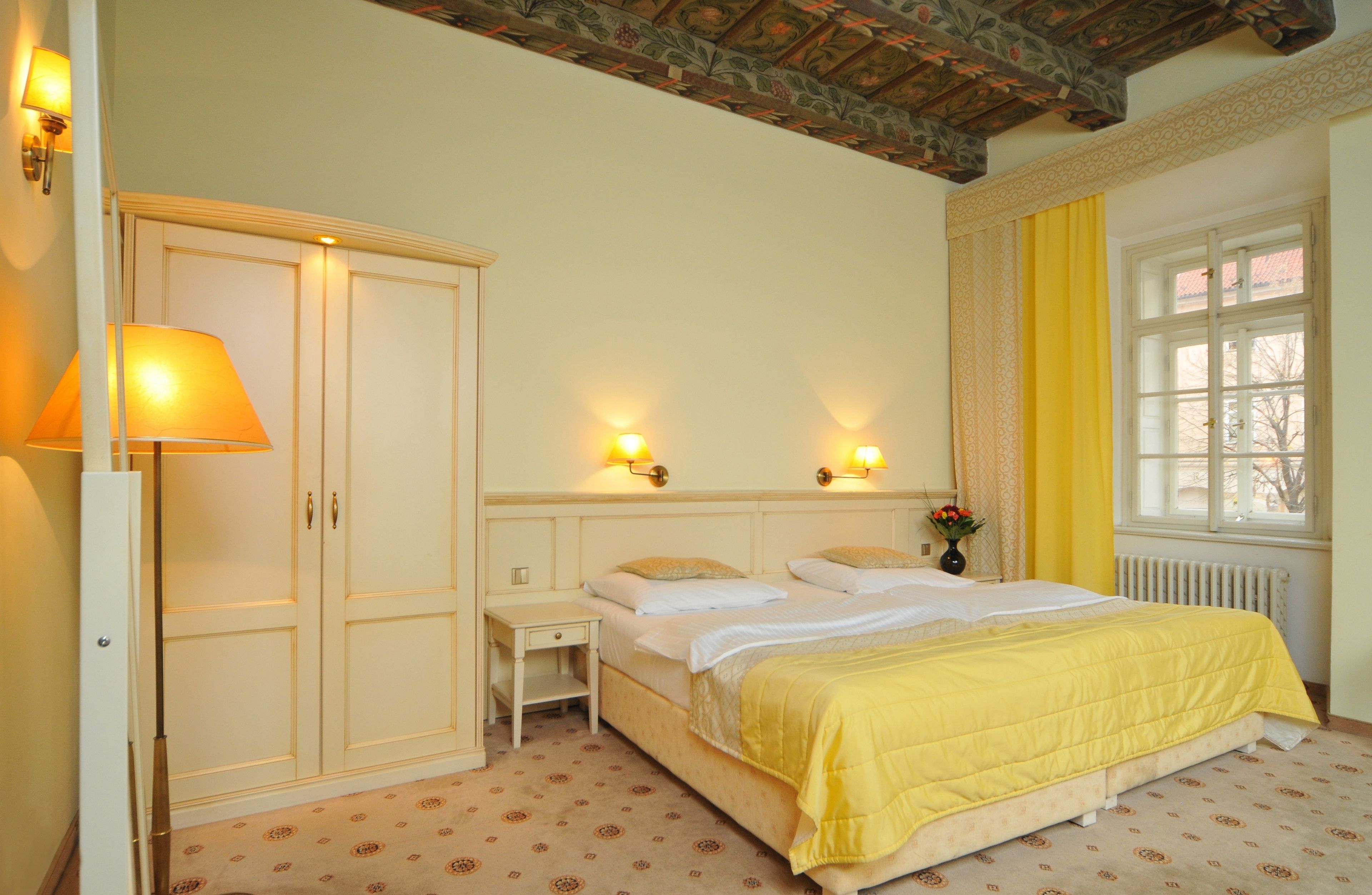 Kamer, 1 twee- of 2 eenpersoonsbedden | Hypoallergeen beddengoed, een minibar, een kluis op de kamer