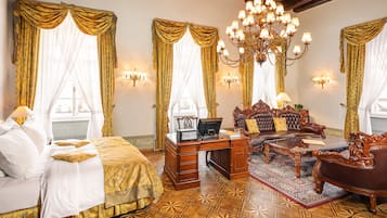 Pillowtop-Betten, Minibar, Zimmersafe, individuell eingerichtet